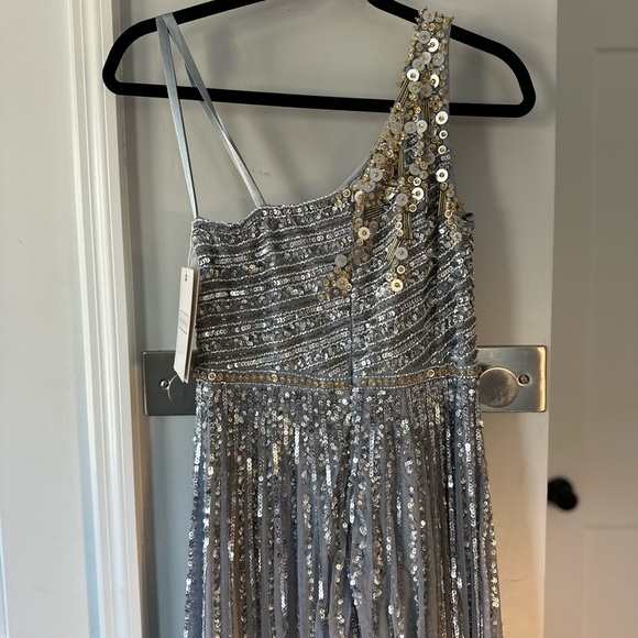 Mac Duggal Glamorous Silver and Gold Sequin One-Shoulder Dress Beaded - Picture 14 of 16